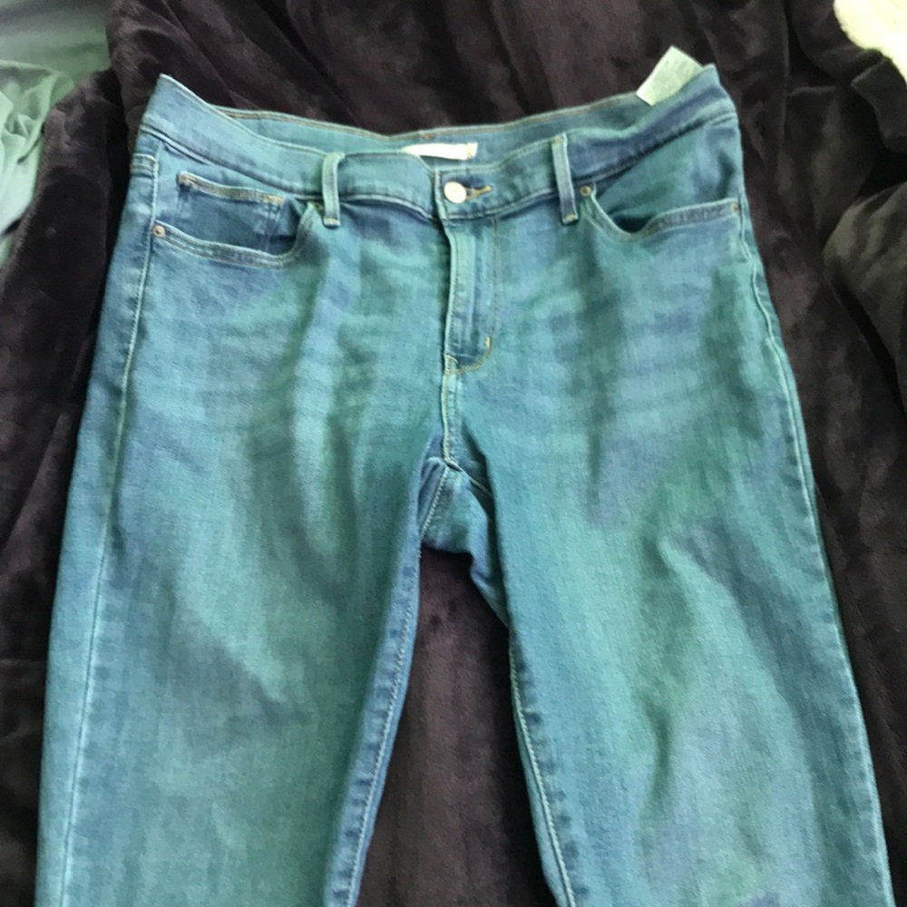 Levis slimming skinny blue jeans